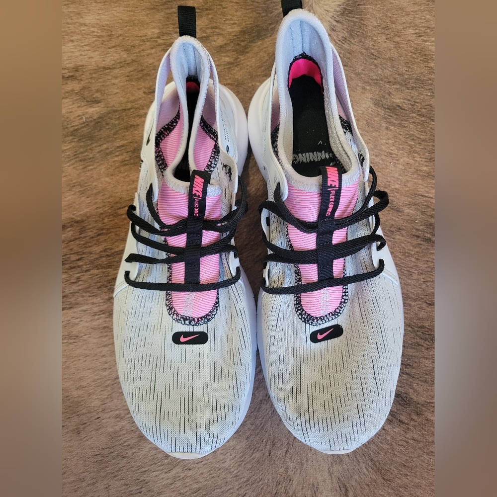 Nike Flex Contact Running Shoes